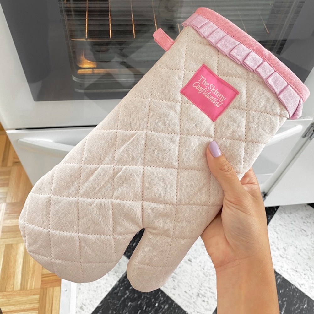 NWT DEUX x The Skinny Confidential Oven Mit Limited Edition